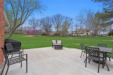 Move-in ready with soaring vaulted ceilings and an abundance of on Lakewood Oaks Golf Club, Ltd. in Missouri - for sale on GolfHomes.com, golf home, golf lot