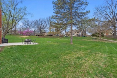 Move-in ready with soaring vaulted ceilings and an abundance of on Lakewood Oaks Golf Club, Ltd. in Missouri - for sale on GolfHomes.com, golf home, golf lot