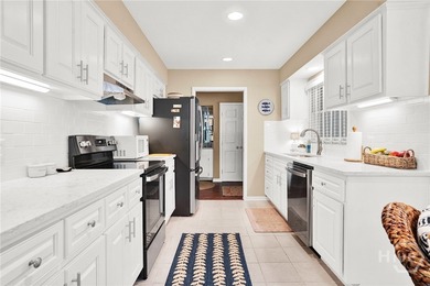 Truly maintenance-free living! This turn-key unit is move-in on The Landings Club - Oakridge in Georgia - for sale on GolfHomes.com, golf home, golf lot