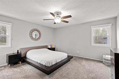 Move-in ready with soaring vaulted ceilings and an abundance of on Lakewood Oaks Golf Club, Ltd. in Missouri - for sale on GolfHomes.com, golf home, golf lot