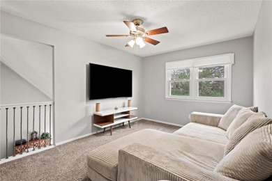 Move-in ready with soaring vaulted ceilings and an abundance of on Lakewood Oaks Golf Club, Ltd. in Missouri - for sale on GolfHomes.com, golf home, golf lot