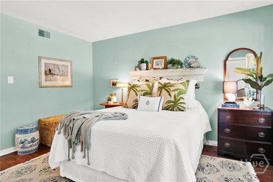 Truly maintenance free living - this unit has everything needed on The Landings Club - Oakridge in Georgia - for sale on GolfHomes.com, golf home, golf lot