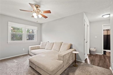 Move-in ready with soaring vaulted ceilings and an abundance of on Lakewood Oaks Golf Club, Ltd. in Missouri - for sale on GolfHomes.com, golf home, golf lot