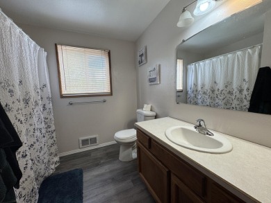 Charming Bungalow In Prime Location! Welcome to your beautifully on Harbor Links Golf Course in Oregon - for sale on GolfHomes.com, golf home, golf lot