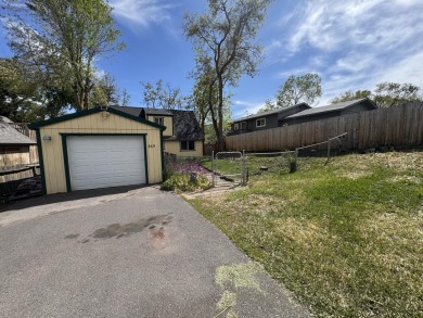 Charming Bungalow In Prime Location! Welcome to your beautifully on Harbor Links Golf Course in Oregon - for sale on GolfHomes.com, golf home, golf lot