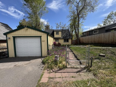 Charming Bungalow In Prime Location! Welcome to your beautifully on Harbor Links Golf Course in Oregon - for sale on GolfHomes.com, golf home, golf lot