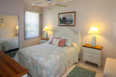 WONDERFUL LOCATION FOR THIS LARGE WATERFRONT HOME IN THE GATED on Bobcat Trail Golf Club in Florida - for sale on GolfHomes.com, golf home, golf lot