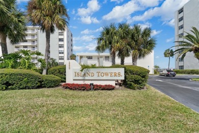 Estate Sale, 1-Bedroom, 1-bathroom condo overlooking the on The Dunedin Country Club in Florida - for sale on GolfHomes.com, golf home, golf lot