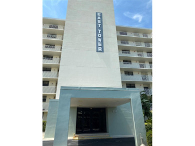 Under contract-accepting backup offers. Estate Sale, 1-Bedroom on The Dunedin Country Club in Florida - for sale on GolfHomes.com, golf home, golf lot