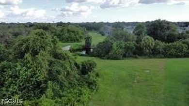 Build your dream home on this desirable cul-de-sac homesite in on Kingsway Country Club in Florida - for sale on GolfHomes.com, golf home, golf lot