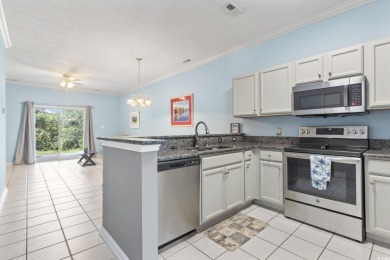 Immaculately kept 3BR/2.5BA end-unit townhouse-style condo in on Glen Dornoch Waterway Golf Links in South Carolina - for sale on GolfHomes.com, golf home, golf lot