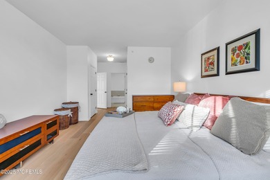 Welcome to this stunning third-floor end-unit home in the highly on Knob Hill Golf Club in New Jersey - for sale on GolfHomes.com, golf home, golf lot