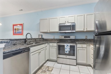 Immaculately kept 3BR/2.5BA end-unit townhouse-style condo in on Glen Dornoch Waterway Golf Links in South Carolina - for sale on GolfHomes.com, golf home, golf lot