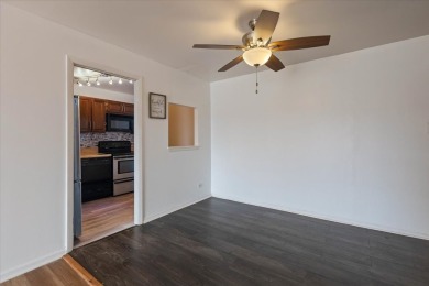 Welcome to your new home!  This one bed/one bath is ready for on River Oaks Golf Course in Illinois - for sale on GolfHomes.com, golf home, golf lot