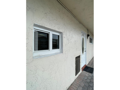 Well maintained updated 2/2 55 plus condo, first floor with on Hollybrook Golf and Tennis Club  in Florida - for sale on GolfHomes.com, golf home, golf lot