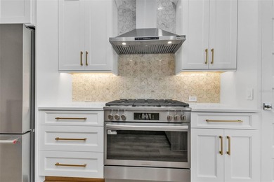 One or more photo(s) has been virtually staged. WOW - WOW - WOW on Kings Gate Golf Club in Florida - for sale on GolfHomes.com, golf home, golf lot