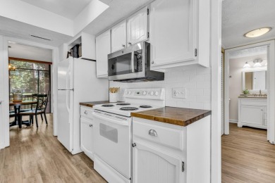 Welcome to this beautifully updated condominium located in the on Little Turtle Golf Club in Ohio - for sale on GolfHomes.com, golf home, golf lot