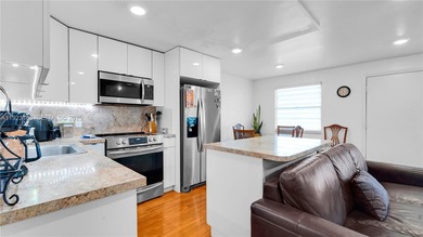 Beautiful 2 bedroom, 1.5 bath 2nd floor apartment in the highly on Flamingo Lakes Country Club in Florida - for sale on GolfHomes.com, golf home, golf lot