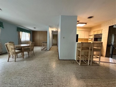 PRICE REDUCED!! HUGE SNELL ISLE LOT- With its prime location in on The Renaisssance Vinoy Golf Club in Florida - for sale on GolfHomes.com, golf home, golf lot