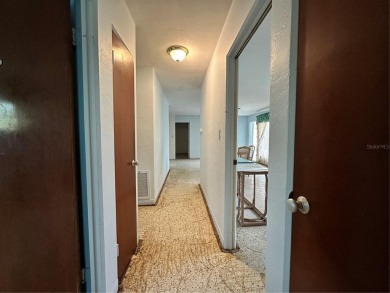 PRICE REDUCED!! HUGE SNELL ISLE LOT- With its prime location in on The Renaisssance Vinoy Golf Club in Florida - for sale on GolfHomes.com, golf home, golf lot