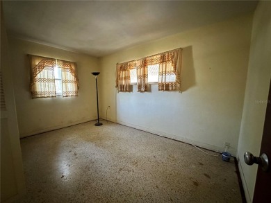 PRICE REDUCED!! HUGE SNELL ISLE LOT- With its prime location in on The Renaisssance Vinoy Golf Club in Florida - for sale on GolfHomes.com, golf home, golf lot