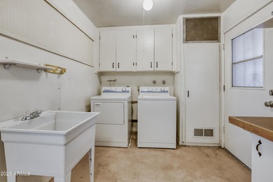 Welcome to this charming 2-bedroom, 2-bath home in Sun City on PalmBrook Country Club in Arizona - for sale on GolfHomes.com, golf home, golf lot