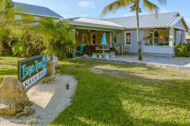 Discover the perfect blend of comfort and tranquility in this on Mallards Landing Golf Course in Florida - for sale on GolfHomes.com, golf home, golf lot