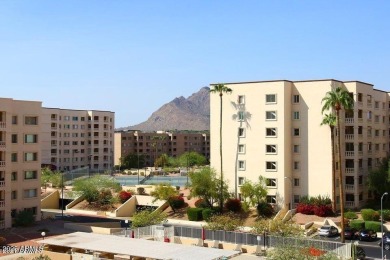 Updated & Move-In Ready! Prime End Unit in an Unbeatable on Scottsdale Shadows in Arizona - for sale on GolfHomes.com, golf home, golf lot