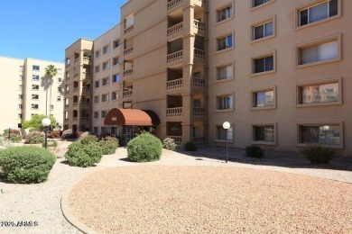 Updated & Move-In Ready! Prime End Unit in an Unbeatable on Scottsdale Shadows in Arizona - for sale on GolfHomes.com, golf home, golf lot