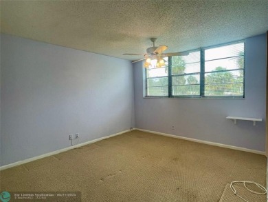 Nice 1 bedroom, 1.5 bath golf view condo that is PRICED TO SELL on  in Florida - for sale on GolfHomes.com, golf home, golf lot