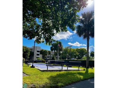 Nice 1 bedroom, 1.5 bath golf view condo that is PRICED TO SELL on  in Florida - for sale on GolfHomes.com, golf home, golf lot
