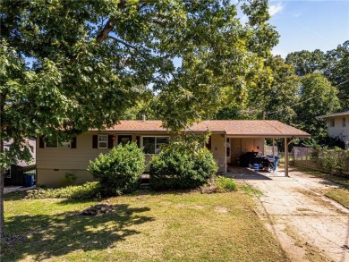 Welcome to this well-kept 2 bed, 2 full bath home nestled in a on Bella Vista Country Club - Scottsdale in Arkansas - for sale on GolfHomes.com, golf home, golf lot