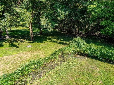 Welcome to this well-kept 2 bed, 2 full bath home nestled in a on Bella Vista Country Club - Scottsdale in Arkansas - for sale on GolfHomes.com, golf home, golf lot