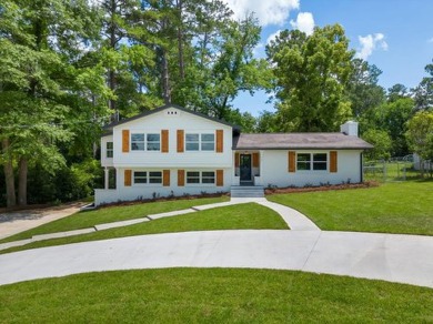 *PRICE IMPROVEMENT*MOTIVATED SELLER*This beautifully designed on Glen Arven Country Club in Georgia - for sale on GolfHomes.com, golf home, golf lot