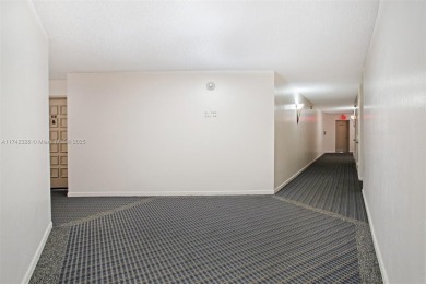 Welcome to this beautiful fully remodeled space! Bathrooms on Inverrary Country Club in Florida - for sale on GolfHomes.com, golf home, golf lot
