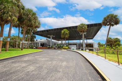 Welcome to this beautiful fully remodeled space! Bathrooms on Inverrary Country Club in Florida - for sale on GolfHomes.com, golf home, golf lot