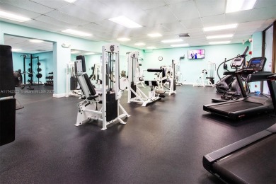 Welcome to this beautiful fully remodeled space! Bathrooms on Inverrary Country Club in Florida - for sale on GolfHomes.com, golf home, golf lot