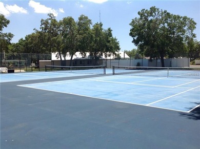 HUGE PRICE IMPROVEMENT ON THIS WELL-KEPT MOBILE HOME IN AN on River Run Golf Links in Florida - for sale on GolfHomes.com, golf home, golf lot