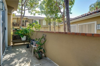 This 1,286 sqft corner-unit townhome is designed for both on Tustin Ranch Golf Club in California - for sale on GolfHomes.com, golf home, golf lot