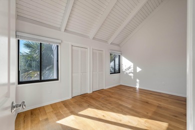 811 Treeloft Trace is a light-filled, marsh front villa with on The Seabrook Island Club in South Carolina - for sale on GolfHomes.com, golf home, golf lot