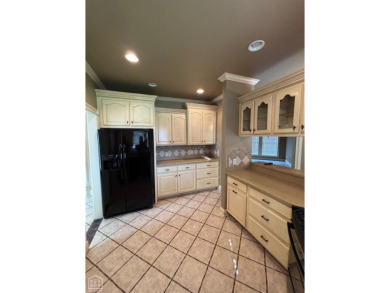 This 5 bedroom/3 1/2 bath spacious home is located in the on Sage Meadows Golf Course in Arkansas - for sale on GolfHomes.com, golf home, golf lot
