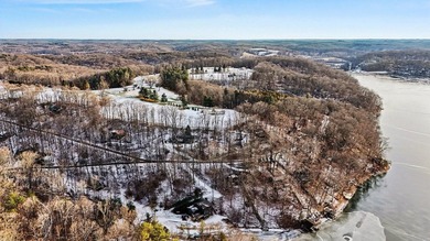 Welcome to 505 Natchez Lane, a lovely barn-style home on .95 on Hide-A-Way Hills Golf Club in Ohio - for sale on GolfHomes.com, golf home, golf lot