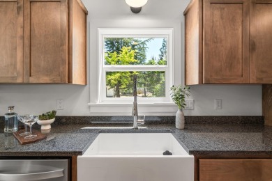 Must tour, beautifully remodeled like-new 1994 Craftsman on Oak Knoll Golf Course in Oregon - for sale on GolfHomes.com, golf home, golf lot