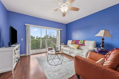 Penthouse Condo in Lucerne Lakes, spacious 2 bedroom, 2 bathroom on Forest Oaks Golf Club in Florida - for sale on GolfHomes.com, golf home, golf lot