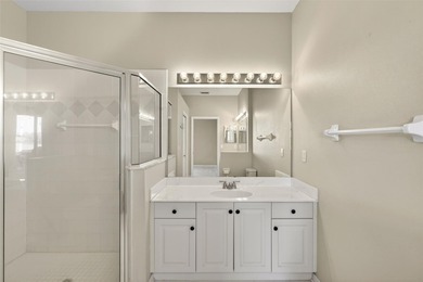 Lovely 2BD/2BA END UNIT villa located in The Links at Pelican on Pelican Pointe Golf and Country Club in Florida - for sale on GolfHomes.com, golf home, golf lot