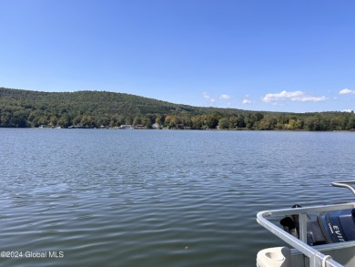 Welcome to this gorgeous year round, lakefront property located on  in New York - for sale on GolfHomes.com, golf home, golf lot