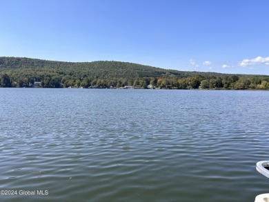 Welcome to this gorgeous year round, lakefront property located on  in New York - for sale on GolfHomes.com, golf home, golf lot