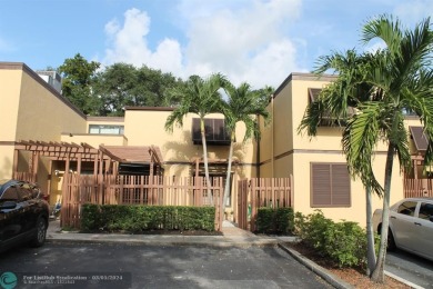 VACANT AND AVAILABLE!  THIS 3 BR, 2.5 BA TOWNHOME IS SITUATED ON on Pembroke Lakes Golf Club in Florida - for sale on GolfHomes.com, golf home, golf lot