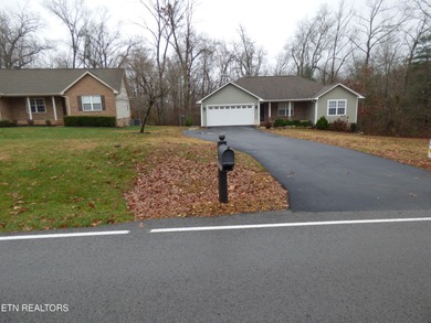 Nice 3 bedroom, 2 bath home with appr 1524 Sq. ft. in beautiful on Deer Creek Golf Club in Tennessee - for sale on GolfHomes.com, golf home, golf lot