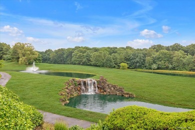 Welcome to this move in ready 2 bedroom, 2 full bath residence on The Greens At Half Hollow in New York - for sale on GolfHomes.com, golf home, golf lot